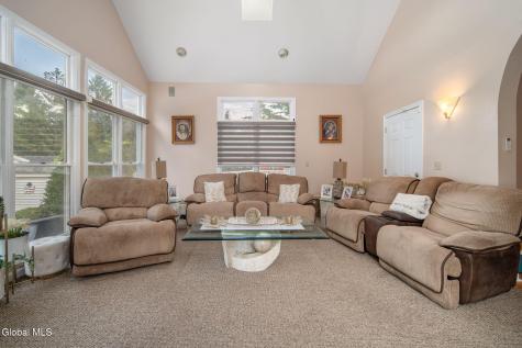 302 Quidor Court Slingerlands NY 12159
