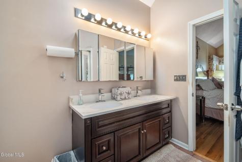 302 Quidor Court Slingerlands NY 12159