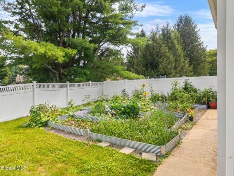 302 Quidor Court Slingerlands NY 12159