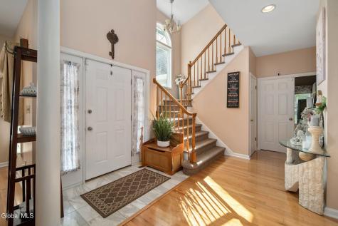302 Quidor Court Slingerlands NY 12159