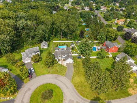 302 Quidor Court Slingerlands NY 12159
