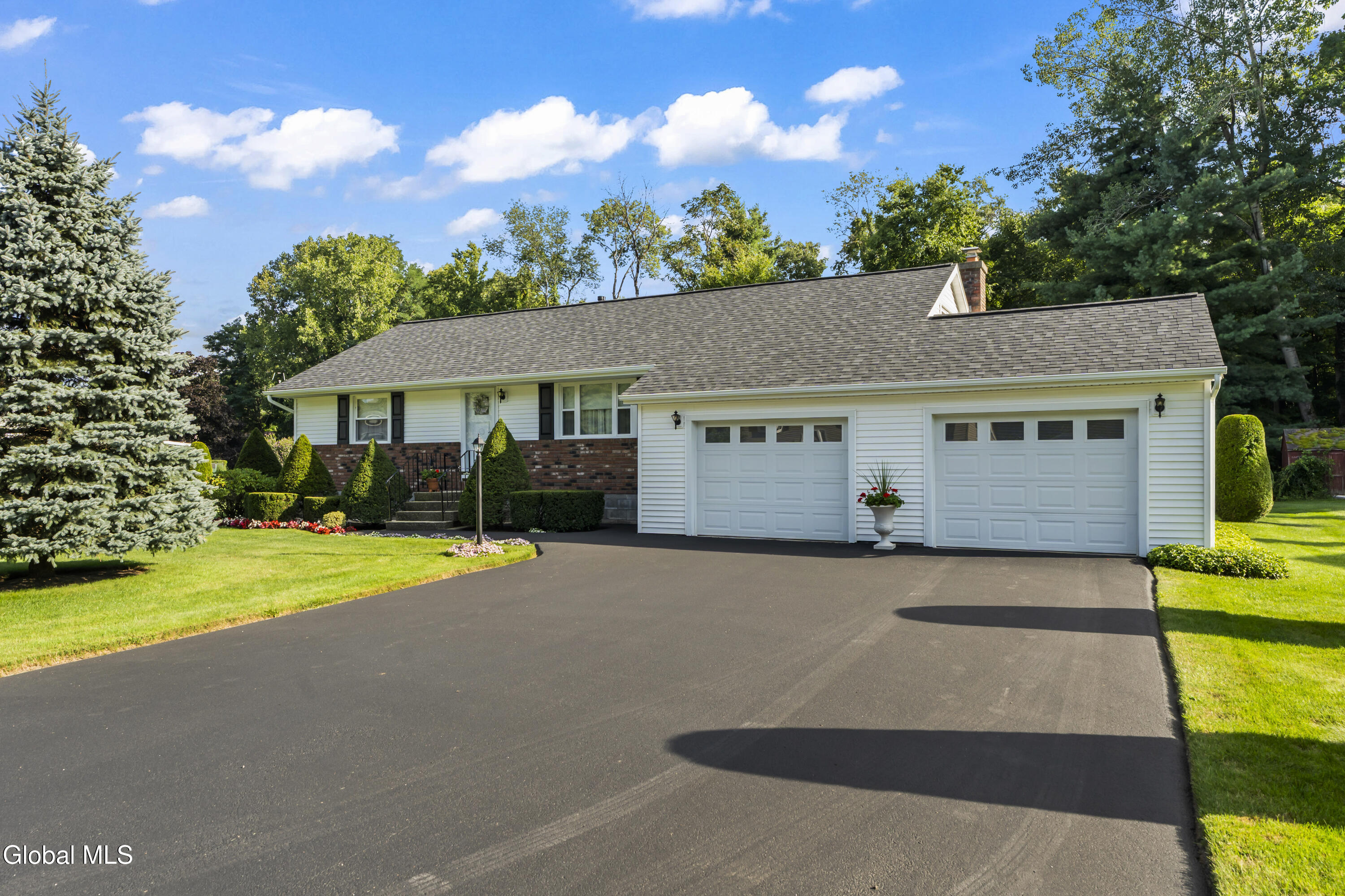 1046 Gates Drive Schenectady NY 12306