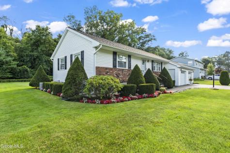 1046 Gates Drive Schenectady NY 12306
