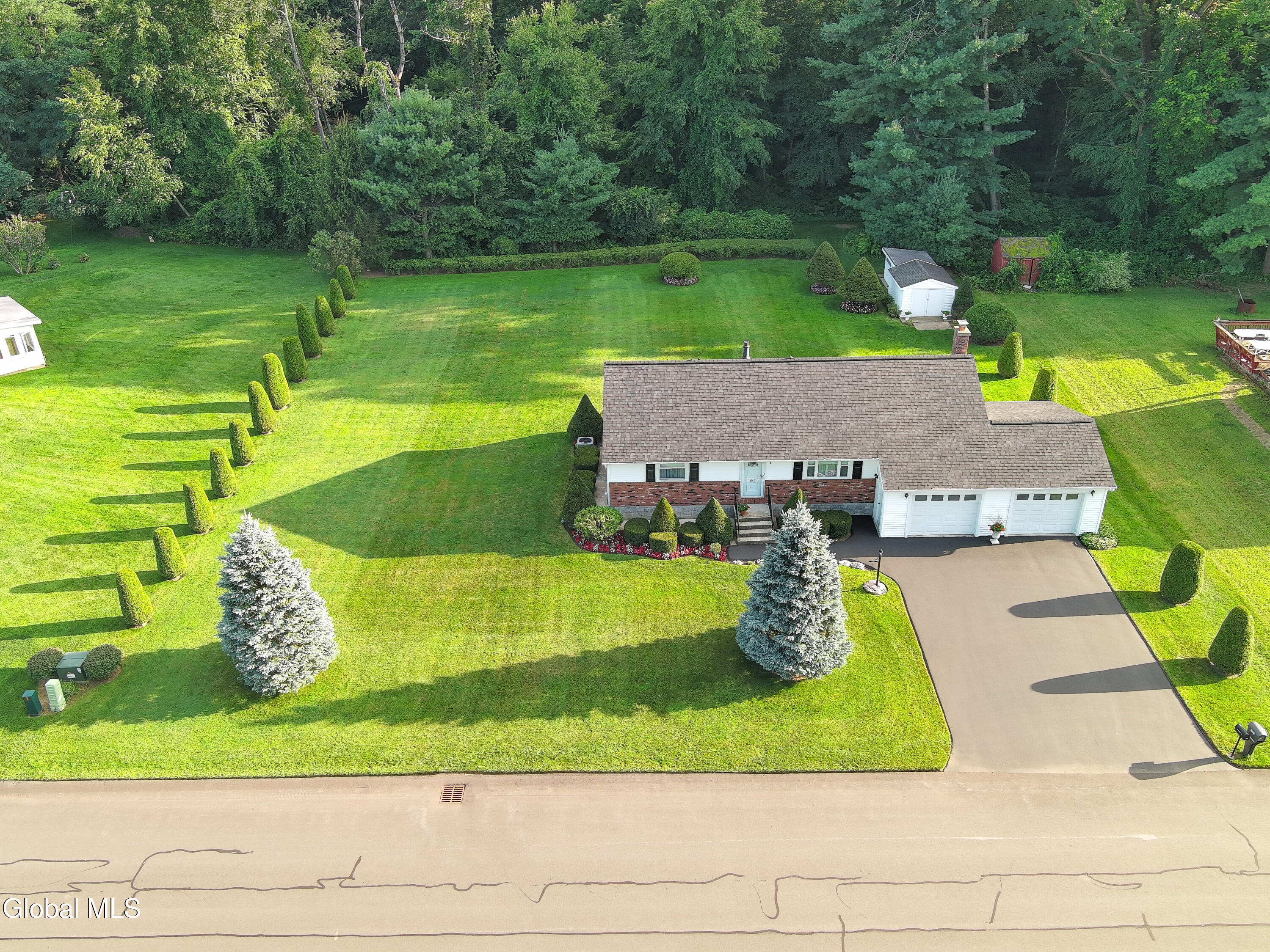 1046 Gates Drive Schenectady NY 12306