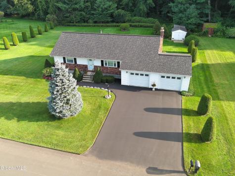 1046 Gates Drive Schenectady NY 12306