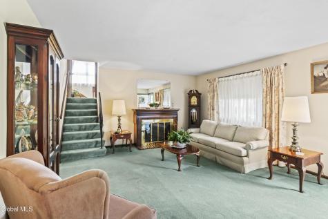 1046 Gates Drive Schenectady NY 12306