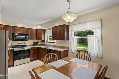 1046 Gates Drive Schenectady NY 12306