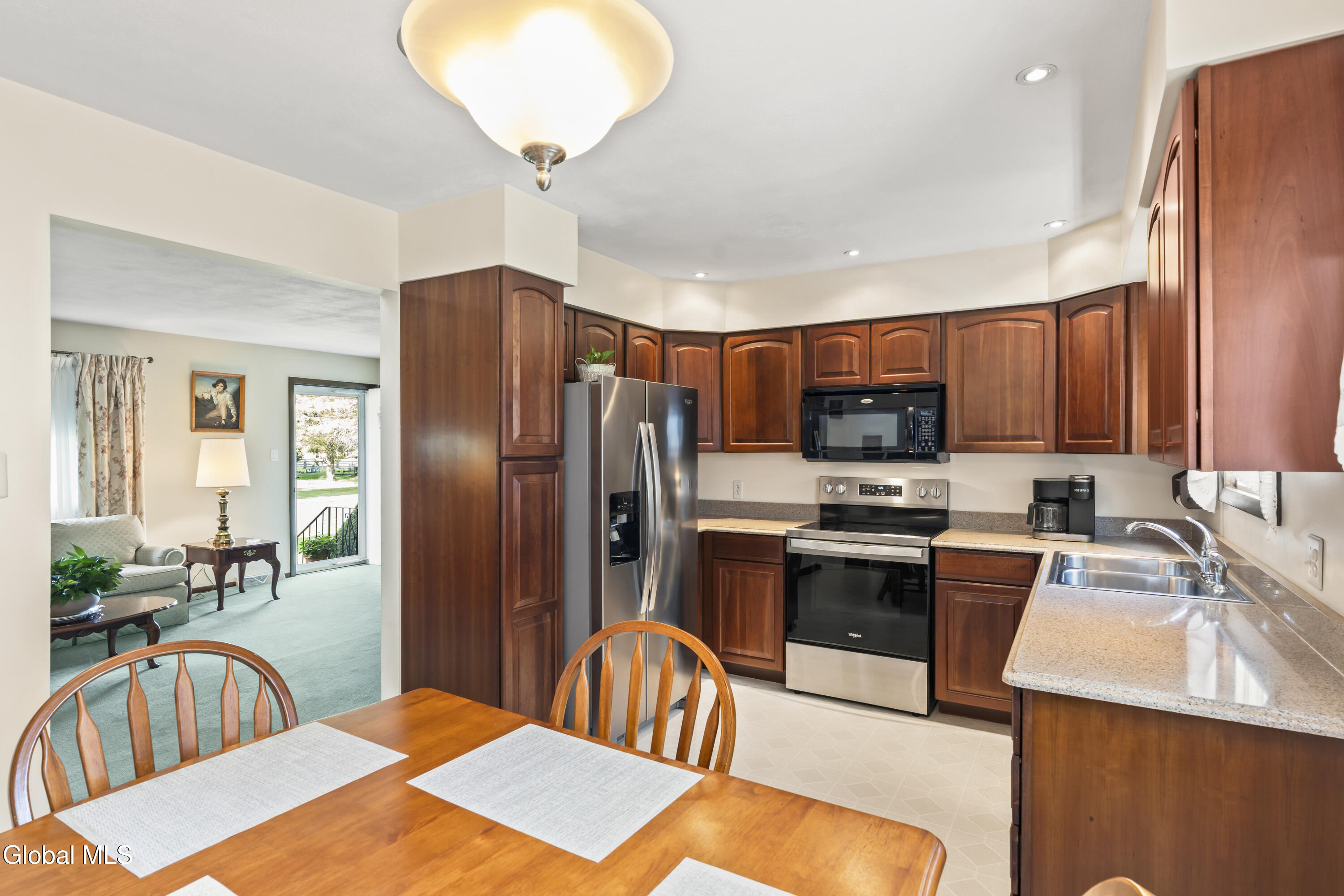 1046 Gates Drive Schenectady NY 12306