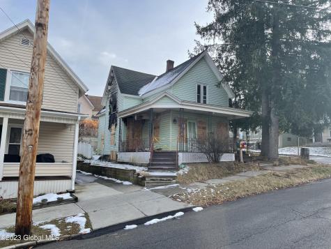 21 Bloomingdale Avenue Gloversville NY 12078