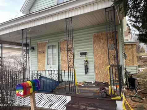 21 Bloomingdale Avenue Gloversville NY 12078