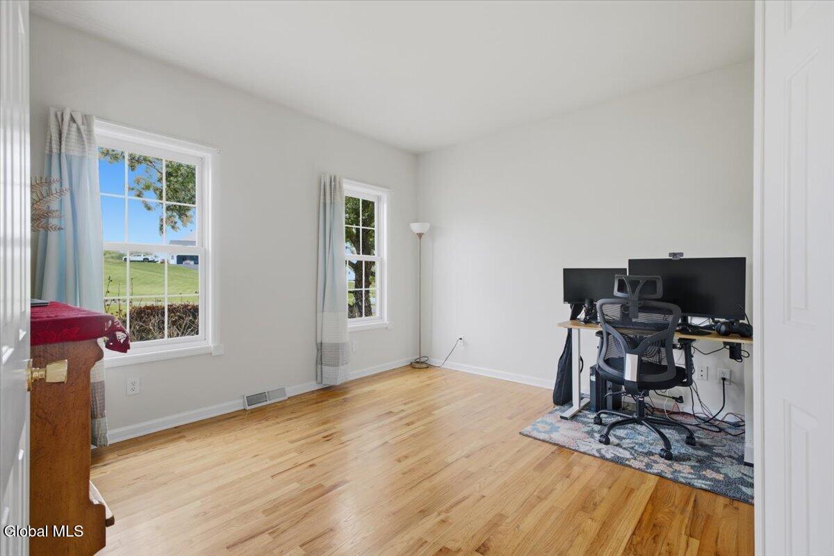 5 Edinburgh Drive East Schodack NY 12063