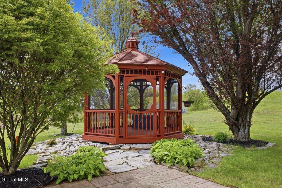 5 Edinburgh Drive East Schodack NY 12063