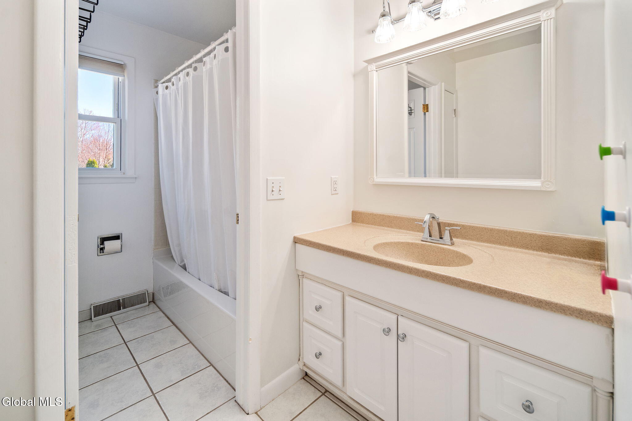 4 Wertman Lane Loudonville NY 12211