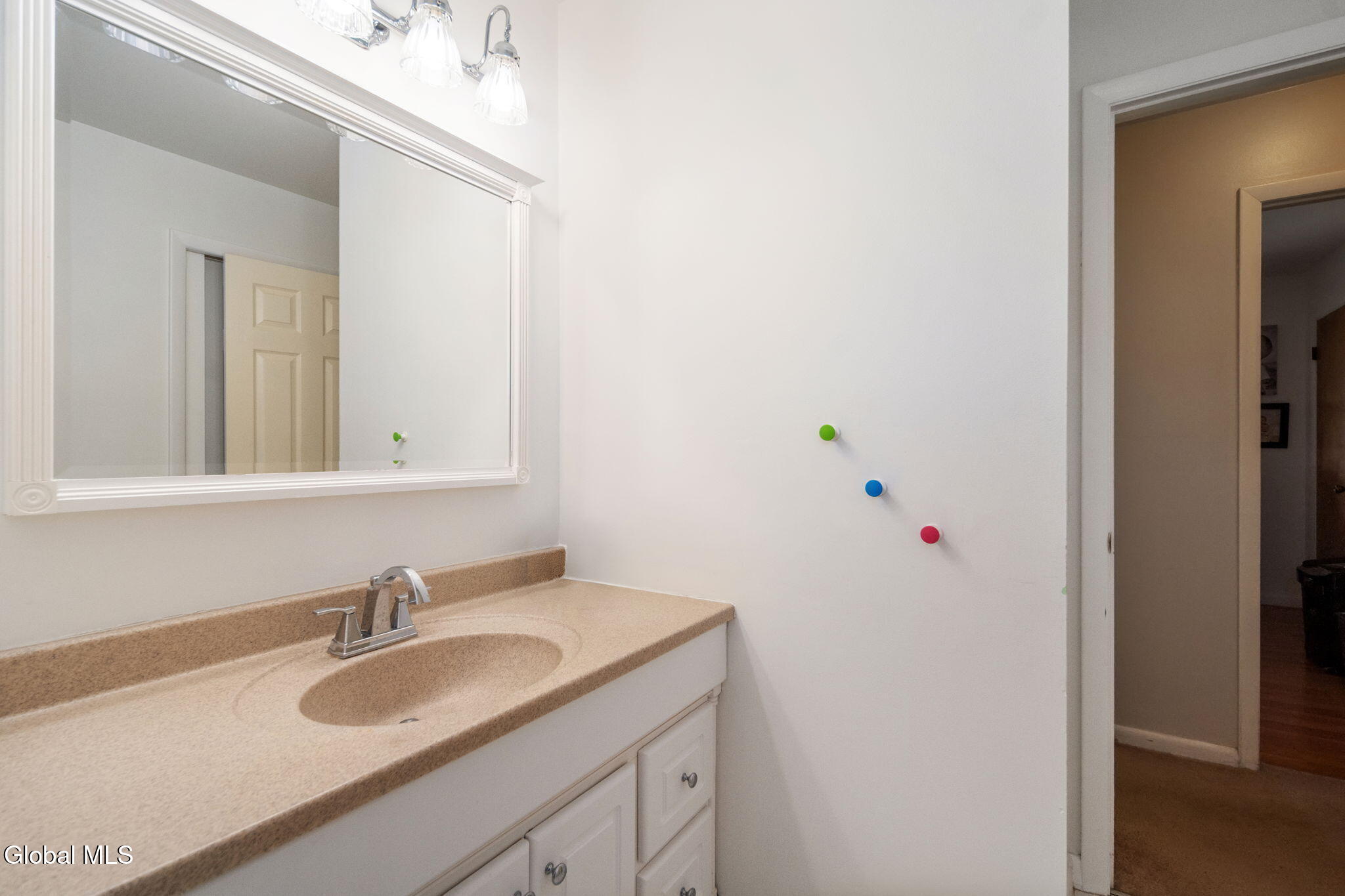 4 Wertman Lane Loudonville NY 12211
