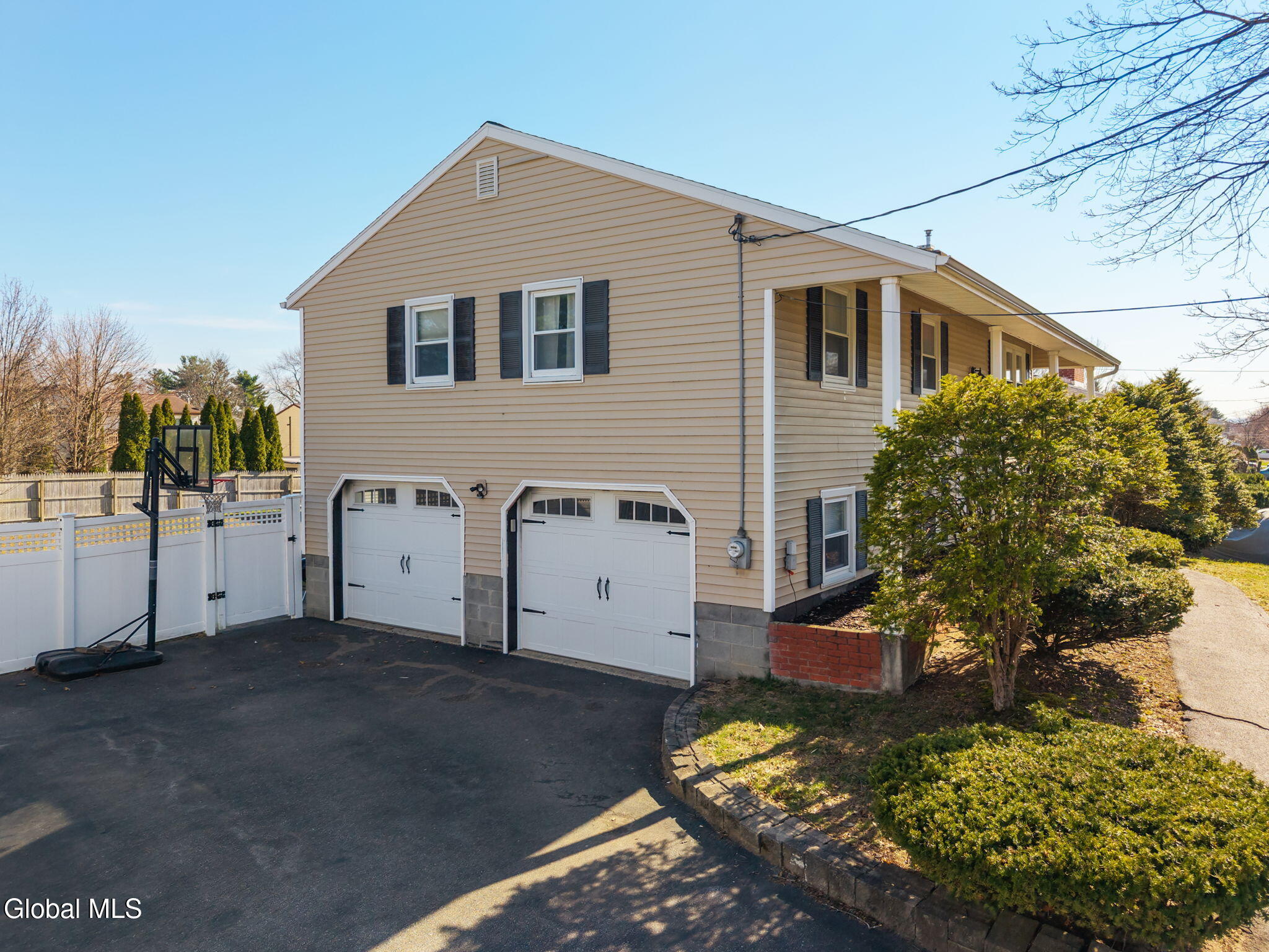 4 Wertman Lane Loudonville NY 12211