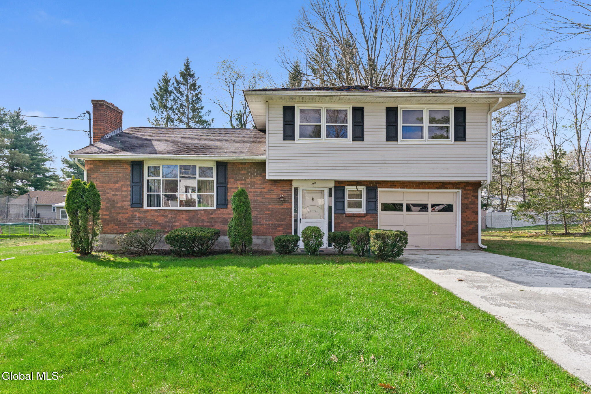 6 St Thomas Lane Schenectady NY 12304