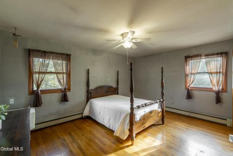 6 St Thomas Lane Schenectady NY 12304