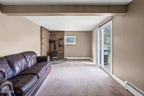 6 St Thomas Lane Schenectady NY 12304