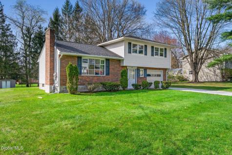 6 St Thomas Lane Schenectady NY 12304