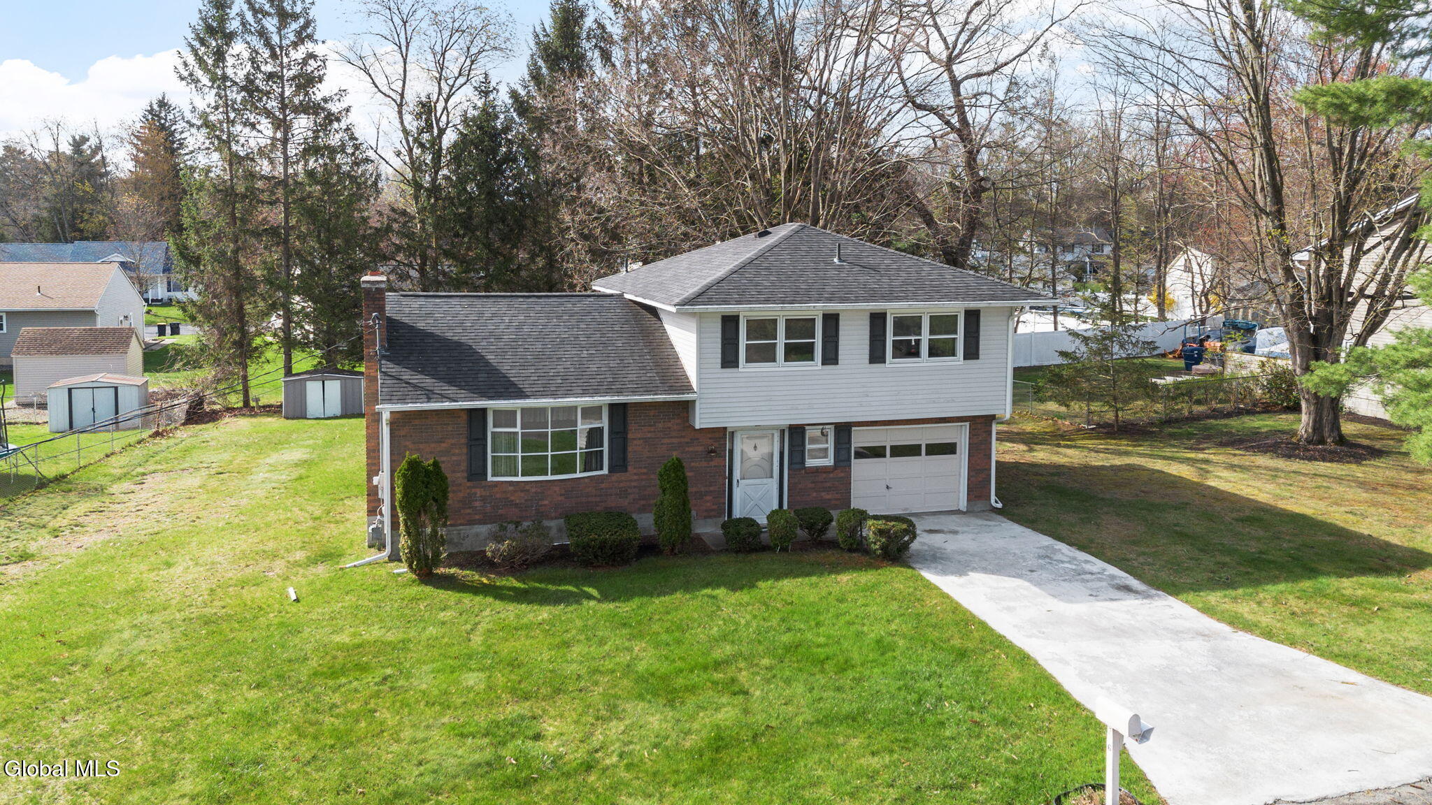 6 St Thomas Lane Schenectady NY 12304