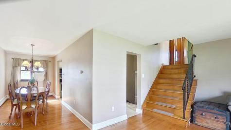 6 St Thomas Lane Schenectady NY 12304