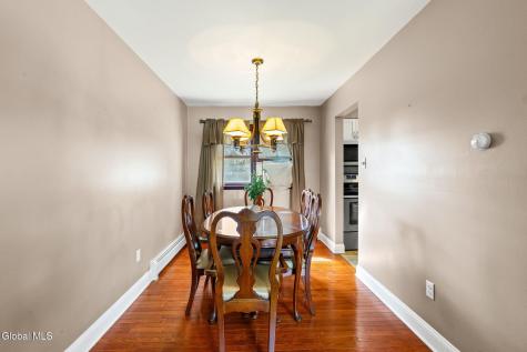6 St Thomas Lane Schenectady NY 12304