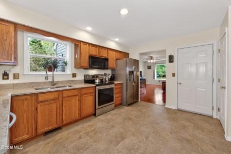5 Center Court Clifton Park NY 12065