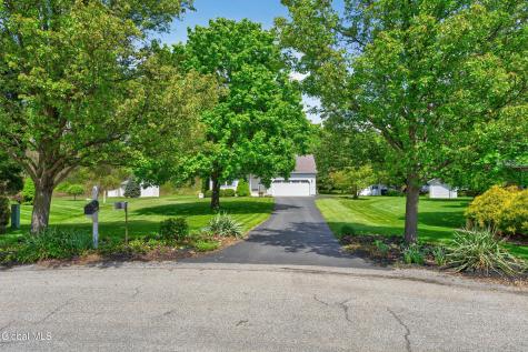 5 Center Court Clifton Park NY 12065