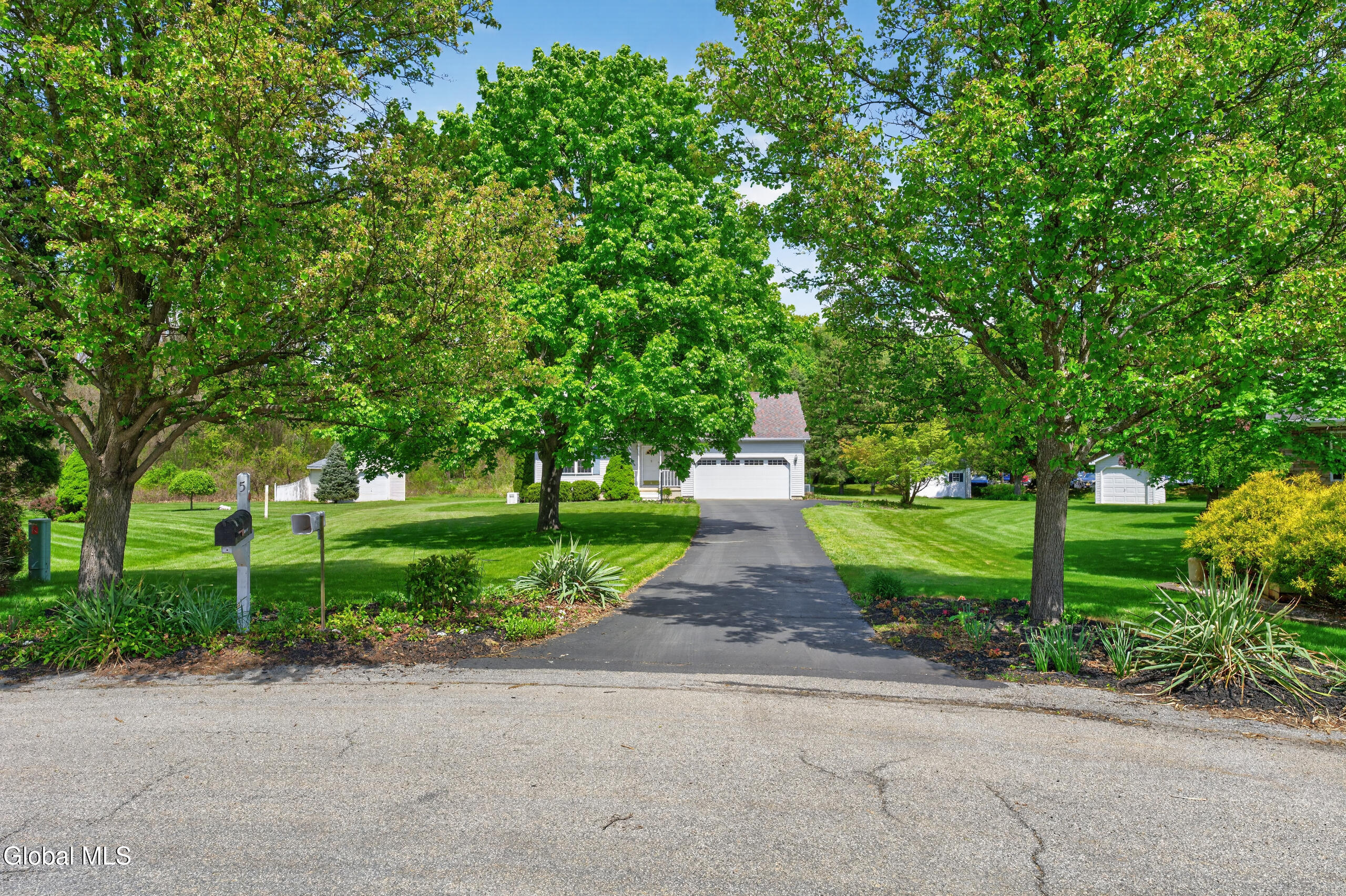 5 Center Court Clifton Park NY 12065