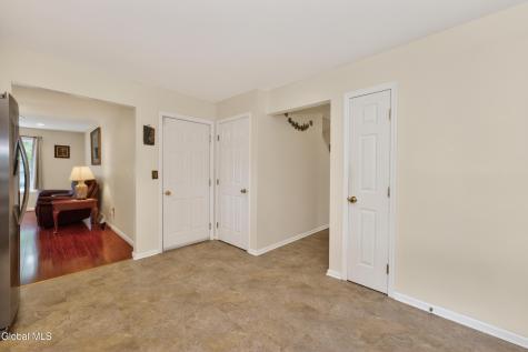5 Center Court Clifton Park NY 12065