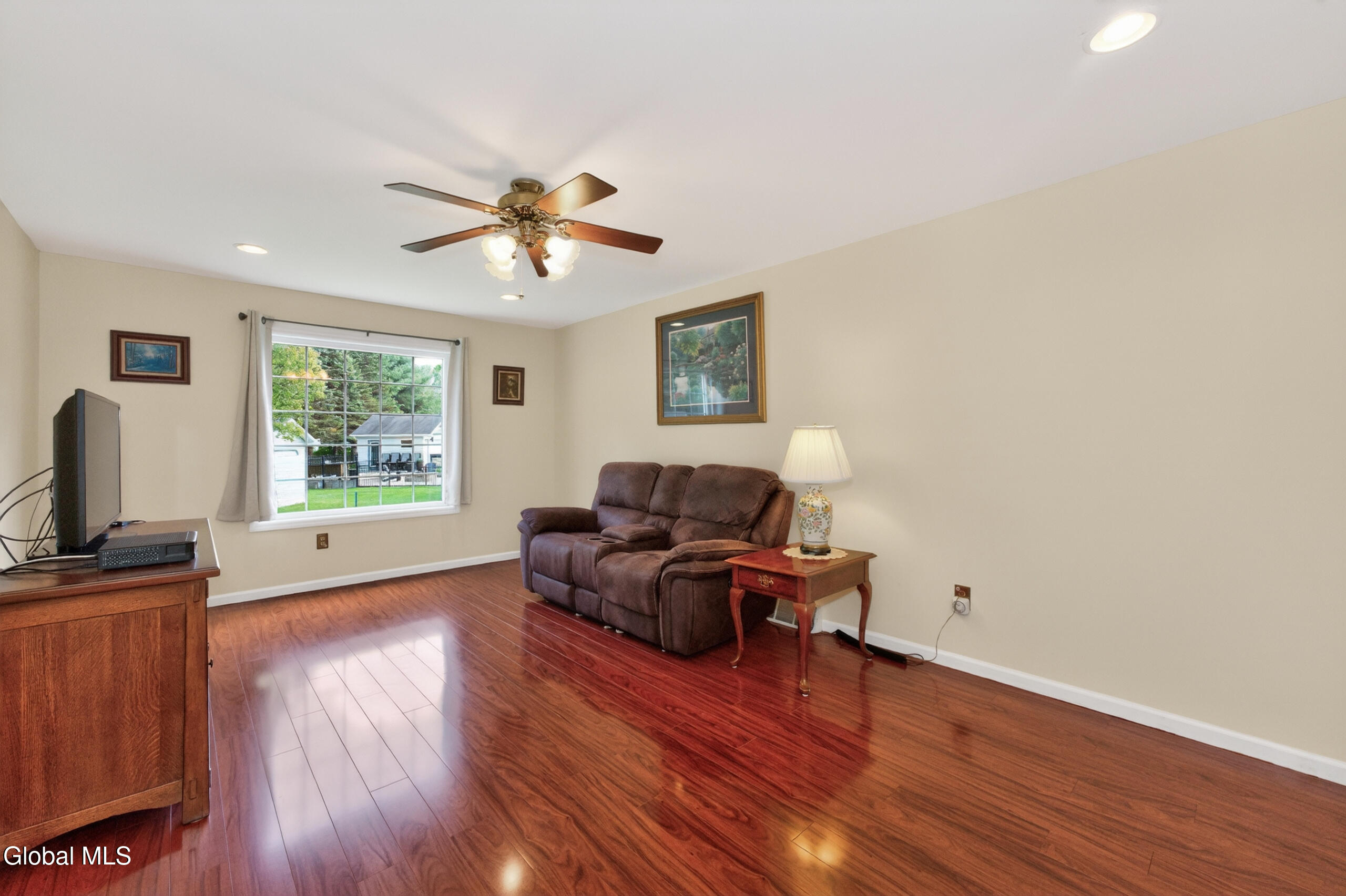 5 Center Court Clifton Park NY 12065