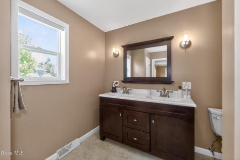 5 Center Court Clifton Park NY 12065
