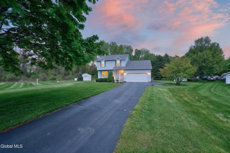 5 Center Court Clifton Park NY 12065