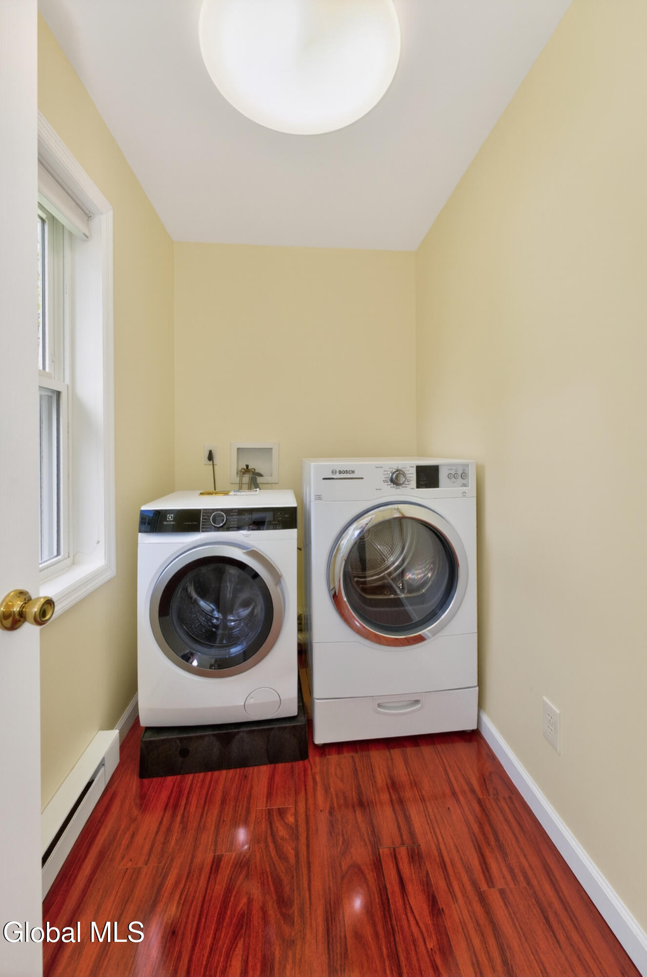 5 Center Court Clifton Park NY 12065