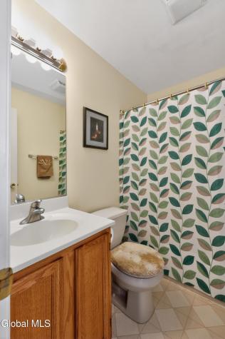 5 Center Court Clifton Park NY 12065