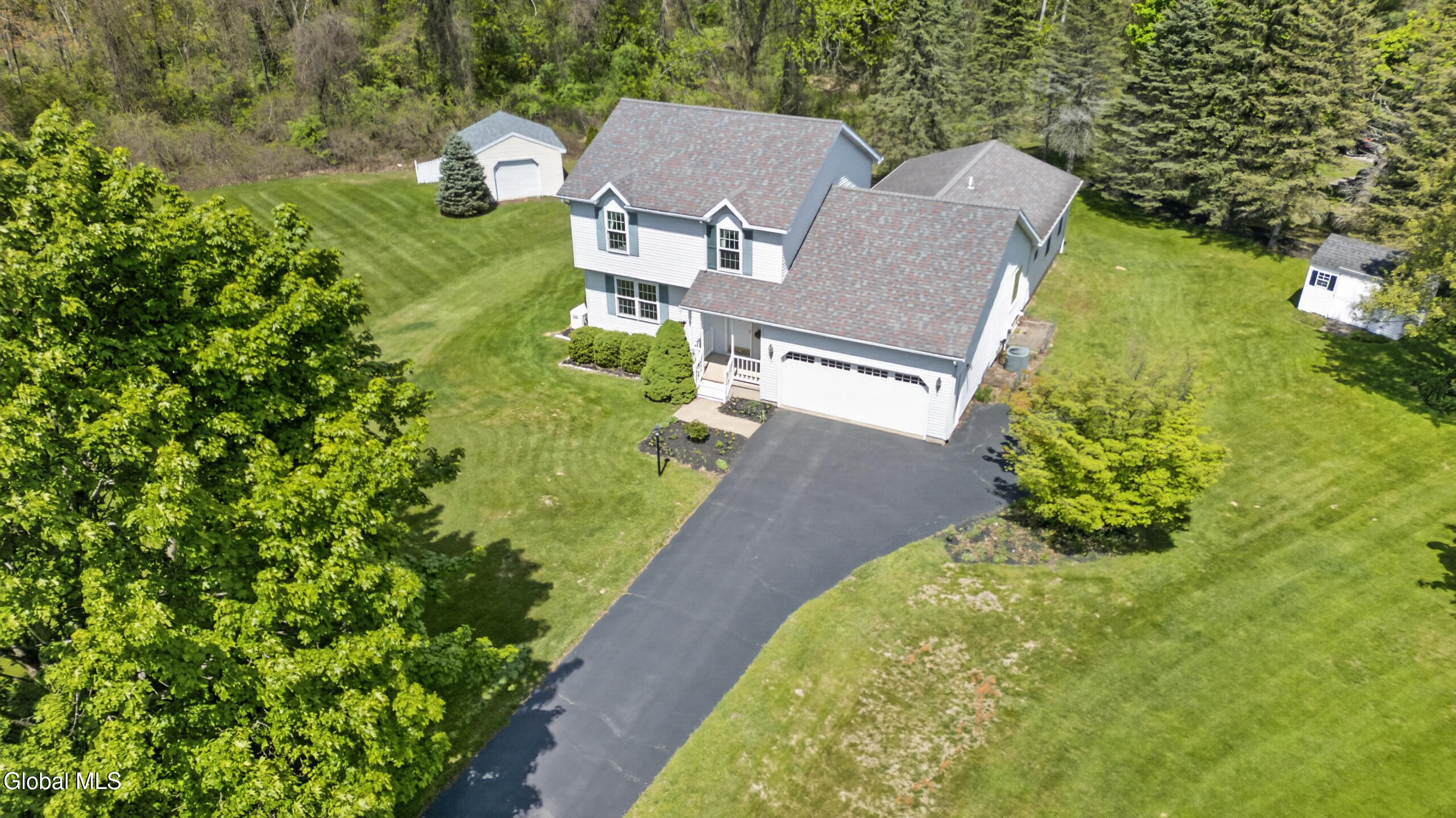 5 Center Court Clifton Park NY 12065