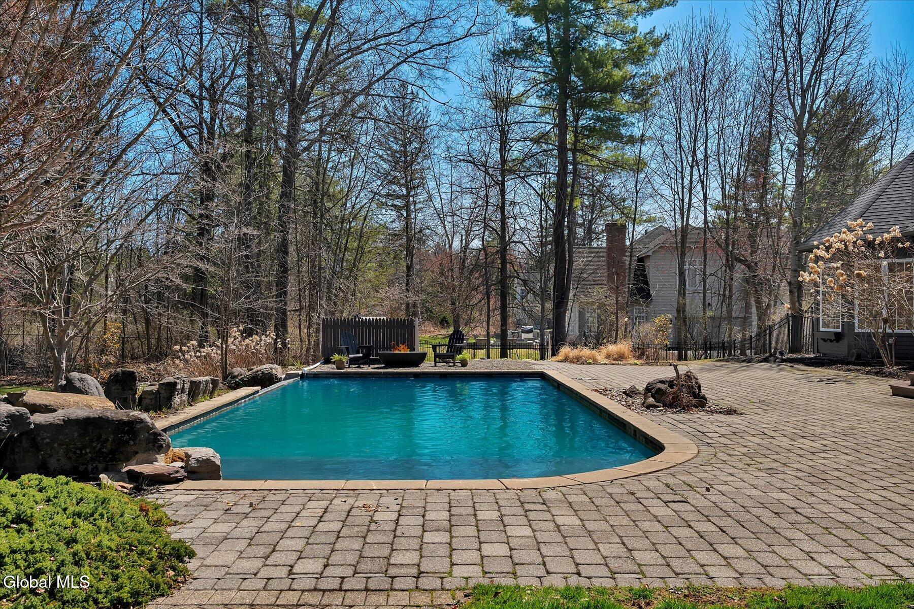 5 Old English Road Slingerlands NY 12159