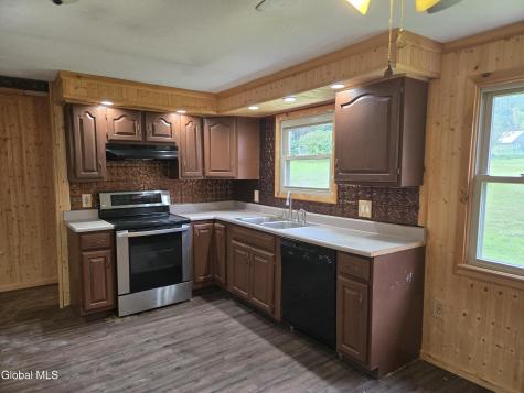 109 Blanchard Loop Gloversville NY 12078