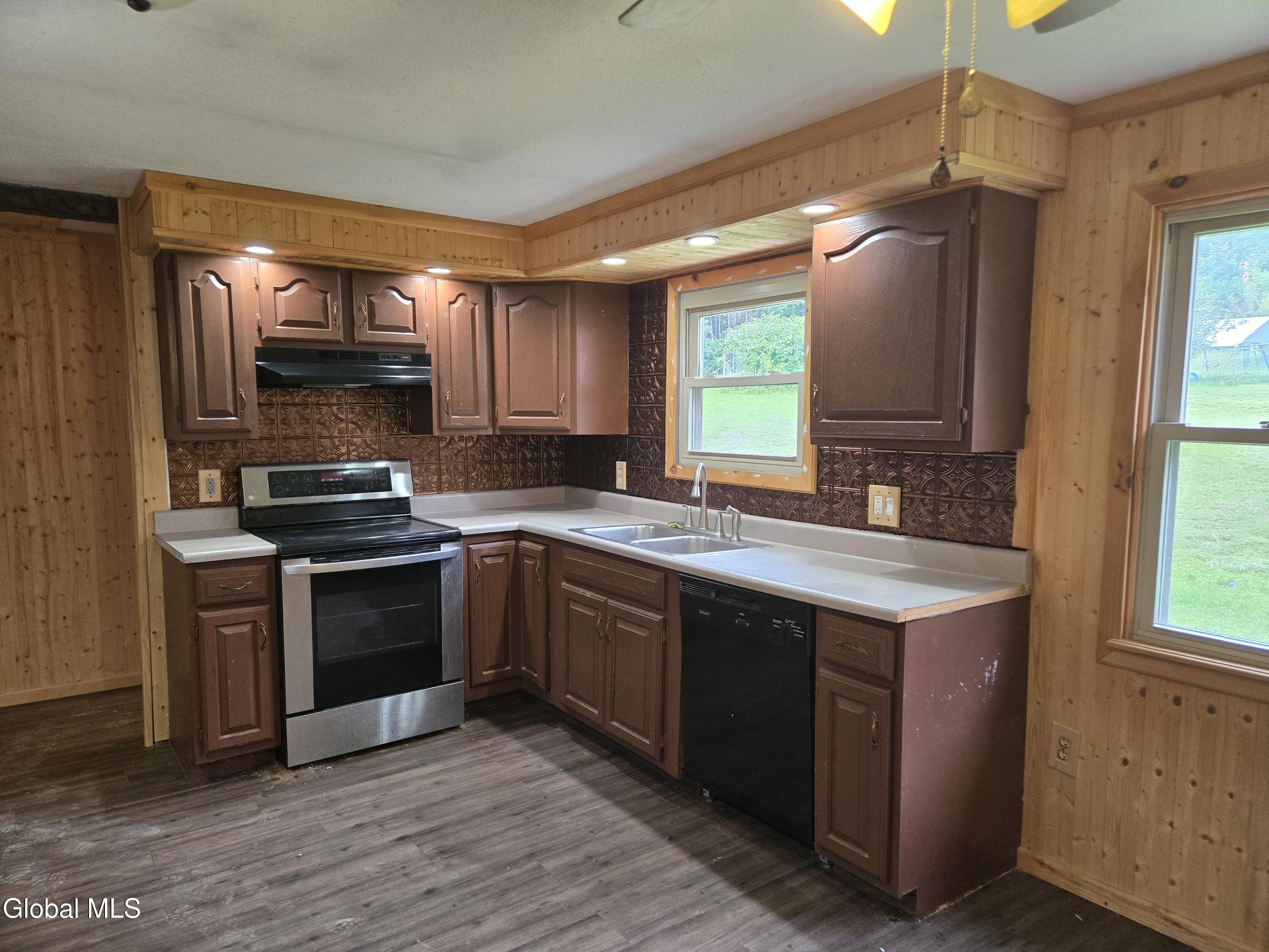 109 Blanchard Loop Gloversville NY 12078