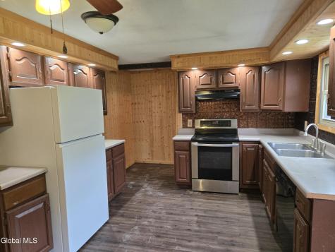 109 Blanchard Loop Gloversville NY 12078