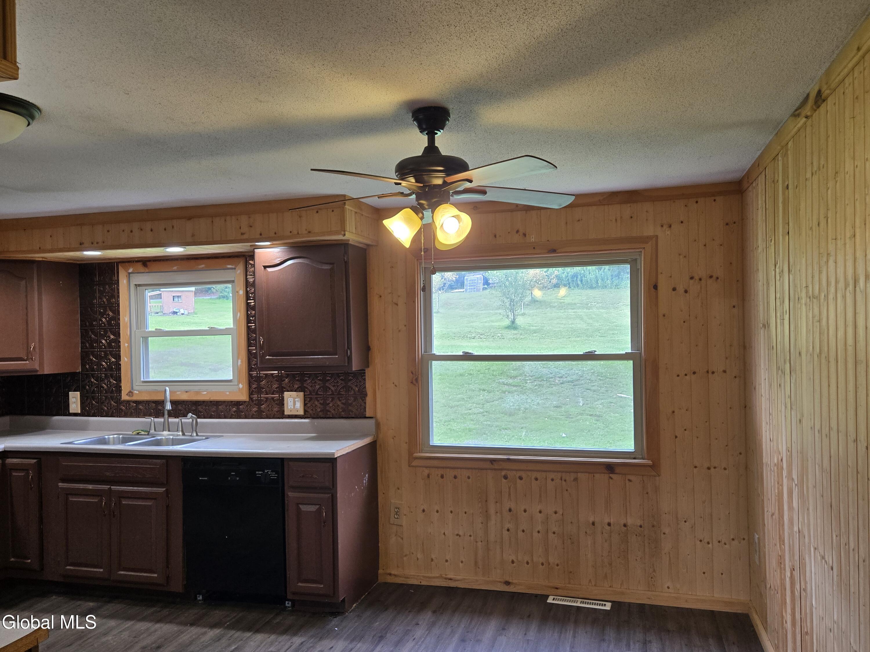 109 Blanchard Loop Gloversville NY 12078