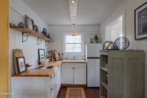 23 Poe Road Saratoga Springs NY 12866
