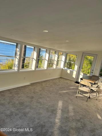 696 Ny-9p Saratoga Springs NY 12866