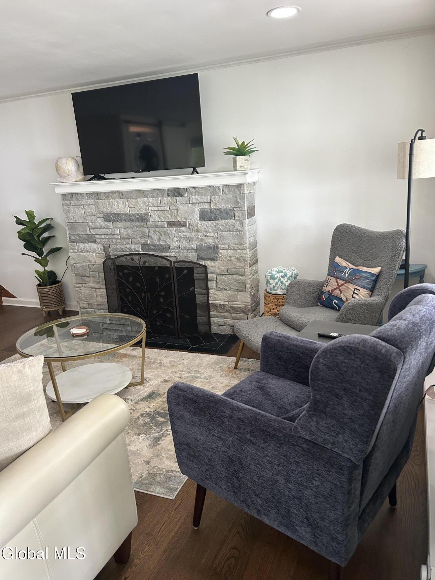 696 Ny-9p Saratoga Springs NY 12866
