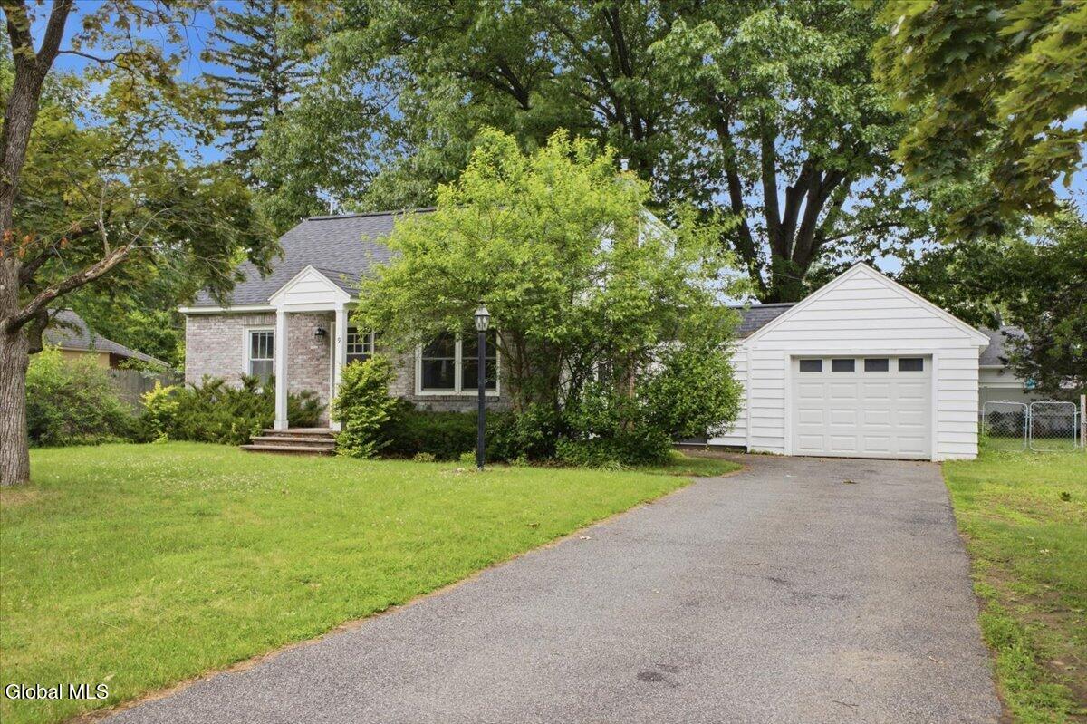 9 Sumter Avenue Guilderland NY 12203