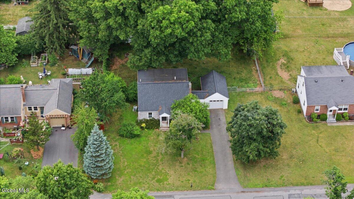 9 Sumter Avenue Guilderland NY 12203