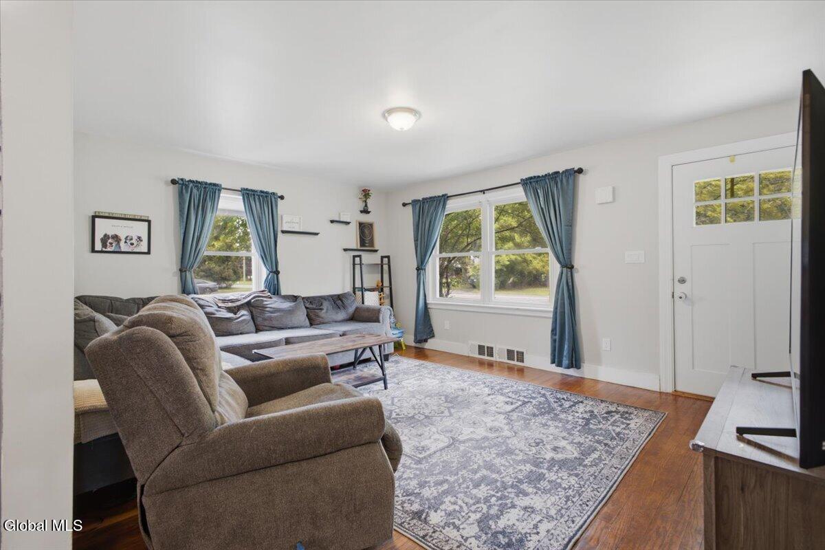 9 Sumter Avenue Guilderland NY 12203
