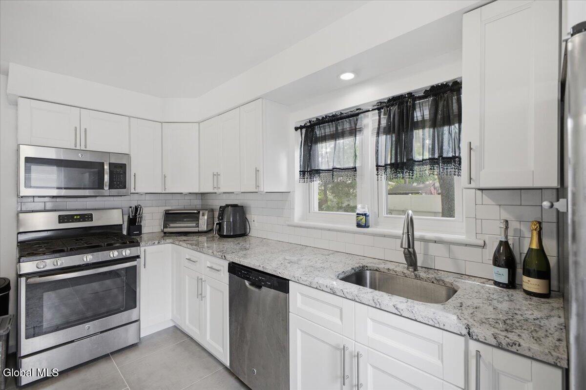 9 Sumter Avenue Guilderland NY 12203