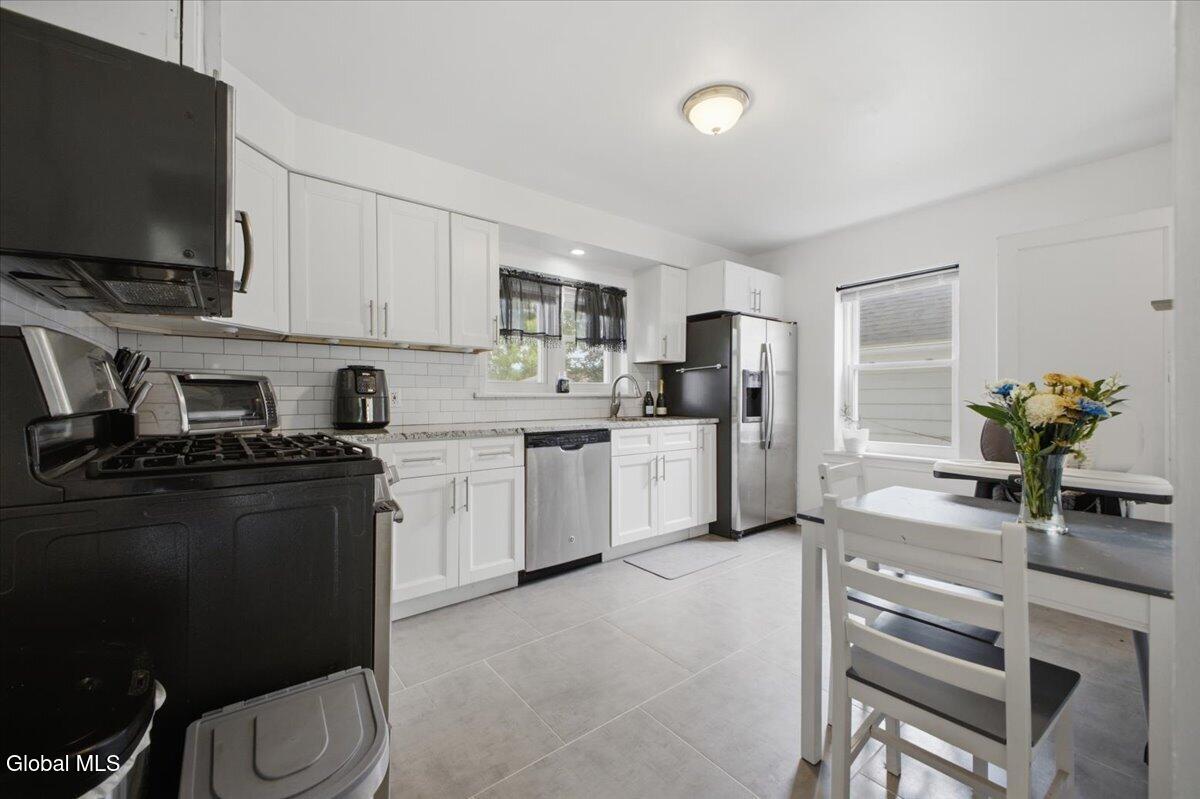 9 Sumter Avenue Guilderland NY 12203