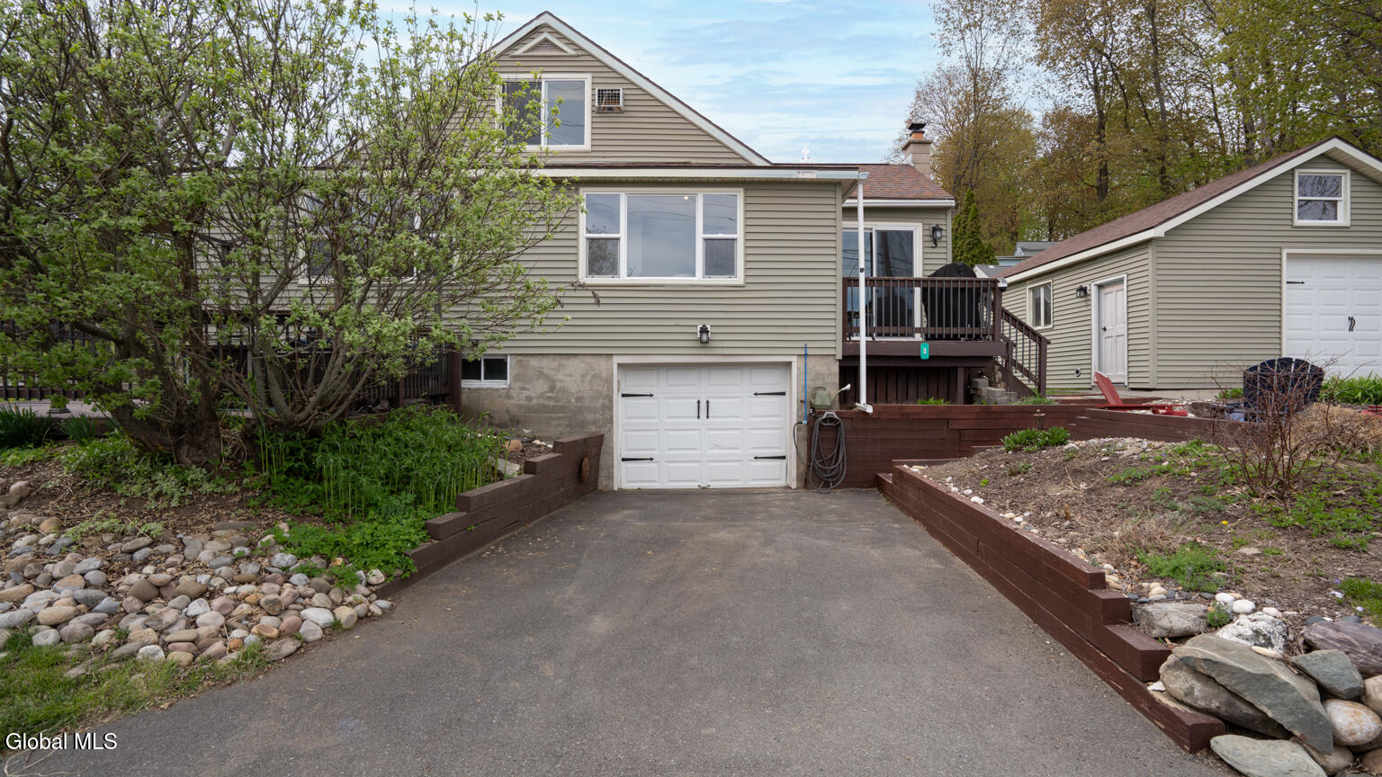 3 Lakeshore Drive Wynantskill NY 12198